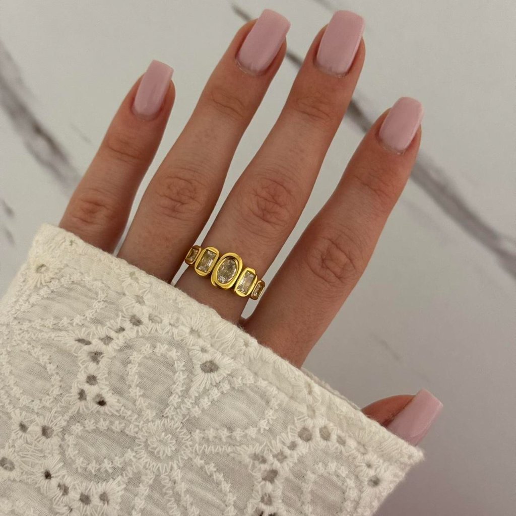 Sku0470 Retro Gold White Diamond Gemstone Women Ring Stainless Steel + Gift Bag